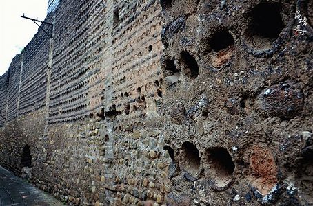 za6aa3c542a06ac7ce4bdd4d19bb4ef88 三方を水に囲まれた400年の歴史誇る「砥泪城」　山西省