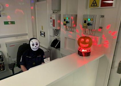 z18da4266a723d2339dd7423e937bb1d2 仮装した人々で混雑するハロウィンの渋谷、9人が逮捕