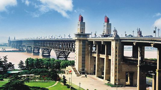 zd599e0b480304461abe8ab4879e09905 中国が長江に建設した各種大橋、115基に