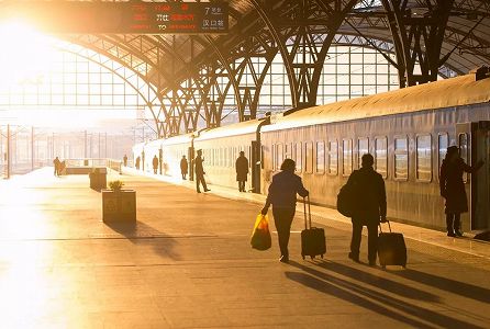 z1f40f8c869c720ec81fb6aba8e364eda 春運Uターンにみる旅客たちのマスク姿　江西省南昌市