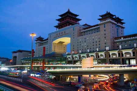 z4ed73f486f51c2f0a10e18e35e07476f 李克強総理が北京西駅を視察　ピークずらしたUターン実現指示