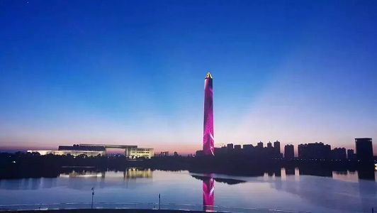 z8b9ffc71a96b67582fa3ad09d081bcb8 武漢ガンバレ！江西九江のランドマーク「勝利碑」がライトアップ