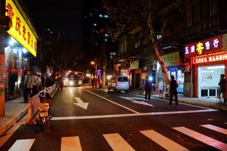 z559f313d07f25657efc7ca15dc9d3f03 武漢市の薬局、重症患者や持病ある人のために朝から医薬品を準備