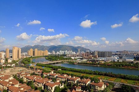 z81e320d91bcc29c77c8f5461de08dc47 操業再開へ！台州市企業34社の従業員がチャーター機で貴州から到着