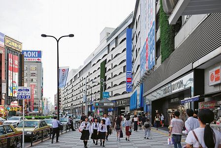 z872e905c622289fb51175c14b8715cff 「パンダの恩返し」華僑華人ボランティアが東京の街頭でマスク配布