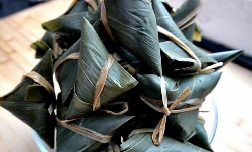 zcdbad366d153eaaceebb2a35bbe6a90f 重さ500キロの巨大「ピリ辛粽」が長沙の街頭に登場　湖南省