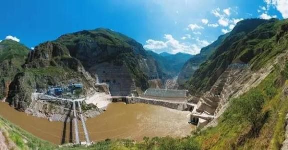 zd7b1e93fcd9a5075747e10ad7cd209bc 世界で7番目に大きい烏東徳水力発電所、ダム堤体工事が完了