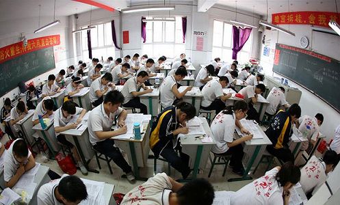 z674da498ab03ae8c1ca73b00983b93e1 湖北省武漢市の医療専用車が大学受験者送迎車に