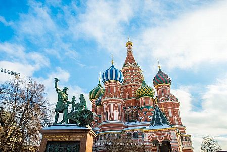 z73dbf520b1f66bea8f5bec4c132fee1e ロシアが赤の広場で軍事パレード　中国軍儀仗隊が参加