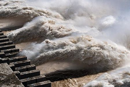 三峡ダム、完成以来最大の流入量 ゲート11門を開放して放流 z2747046a3f104b95f2c1d990b7e1bb2b 三峡ダム、完成以来最大の流入量 ゲート11門を開放して放流