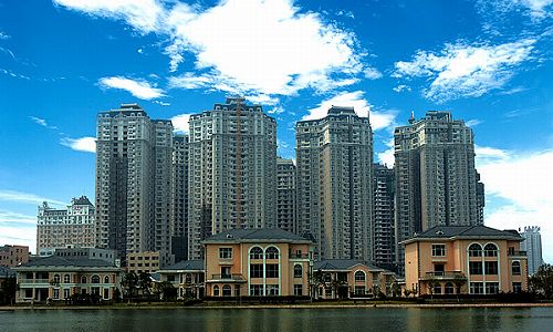 z4d84cdec74e348b14d8f597c86108aed 自動運転路線バス、鄭州でお披露目