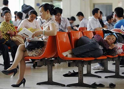 zbfe5a4efbae57ab606dd092134fd0726 夏の帰省・旅行シーズン本番！「高速鉄道アテンダント」の乗務に密着