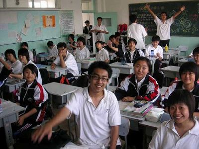 z1b098948d4bdd992ec719428195b3d41 中国全土で約90％の学生2億4200万人がすでに登校