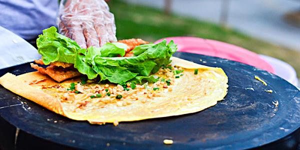 z4605eeaa4c94b77d462428f5ddcee94d ローカルフードとクラフトビールがマッチ！北京市で「煎餅フェスティバル」