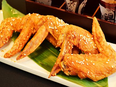 z6bdd1beb8acf57b2cd972574a3c9bf08 学校から母親に「ごちそう」を持ち帰る男の子