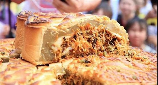 zba7ea531f91e1ba12b3c0bc23552063a タニシ麺がついに月餅の餡に！