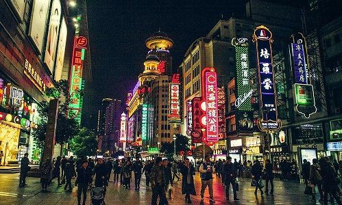 z9d59b3962b2e7fb667adf00b80414c38 ちょっと足休めしながら、街灯でスマホ充電はいかが？　湖北省