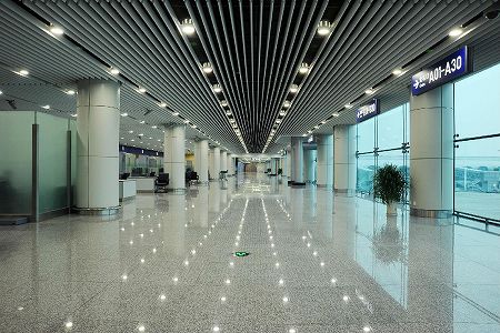 z4842aaa7318ce85bdd168af8defaa415 重慶江北空港、光線荷物消毒装置を導入