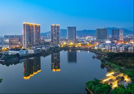 z9c99524adf8fc16e69d683061c71b8e7 スゴい！8種類の言語操る補助婦警　浙江省義烏市