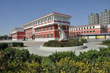 zb06a223c3661683cc05d70040a200304 武侠スタイル！成都の小学校で刀法を取り入れた体育の授業