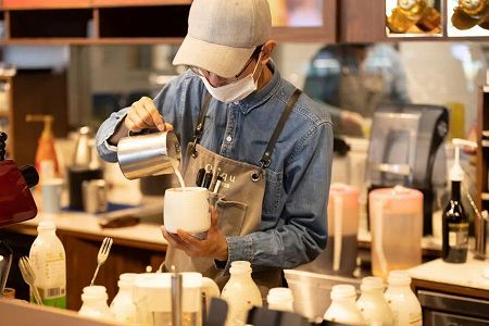 z0e82d54f85d87aa4fcf93008fa73bfc6 上海でコーヒー文化ウィーク開催　AIロボットが人気博す