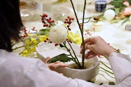 全中国選抜日本語スピーチコンテスト決勝参加者が華道を体験 z46305c40a9871d296799a24731bd4985 全中国選抜日本語スピーチコンテスト決勝参加者が華道を体験