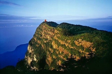 標高3099メートル!峨眉山の最高峰・万仏頂の一般公開再開へ z2f12b68c918fbd9c259aaec3aa7e06d8 標高3099メートル!峨眉山の最高峰・万仏頂の一般公開再開へ