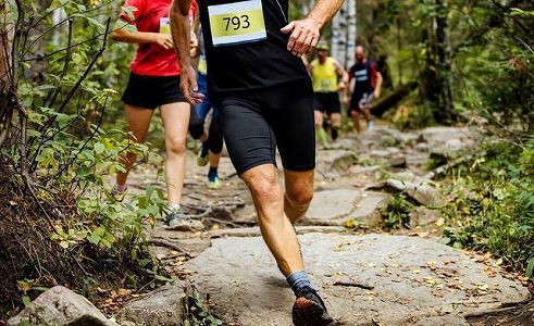 zc6ccae00313d99a138a1fd7dcf92c4ae 甘粛省のトレイルランニング大会事故で参加者6人を助けた羊飼い