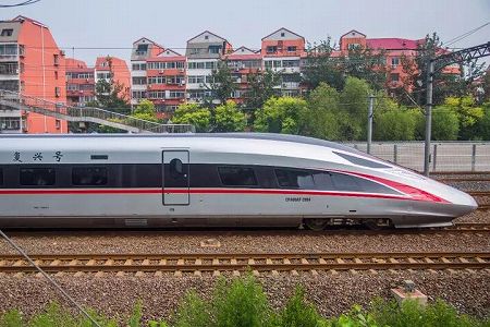 z1893983b7bca5621bd57d32a54bd008f チベット高原を駆ける高速列車「復興号」