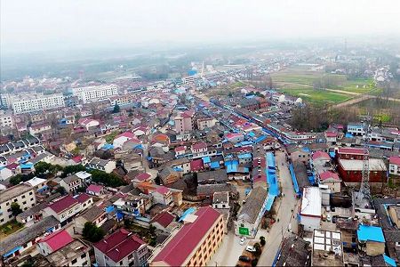 z7de047339c77843abd42a95cb829a559 年間6000万個のバドミントンシャトル生産する安徽省の小さな村