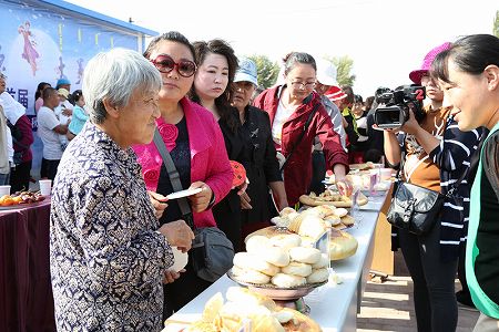 z7b86e70e437fdfe8af0fcb5248be13f0 中国各地の博物館が打ち出す中秋節の月餅を見てみよう！