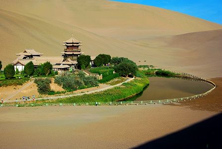 zb53a97644bf493aa579c8ccc0ccd6673 千年の歴史を有し、山と泉が共生する敦煌　甘粛省