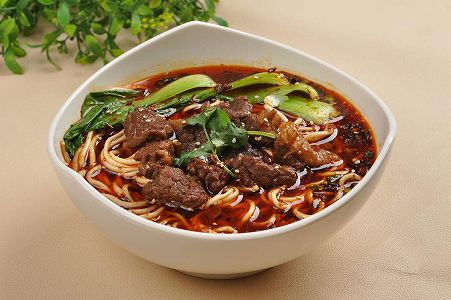 複数の牛肉麺店が防疫スタッフに無償で牛肉麺を提供 甘粛省蘭州市 zd6681978257643a2ee9970ccdadab83c 複数の牛肉麺店が防疫スタッフに無償で牛肉麺を提供 甘粛省蘭州市