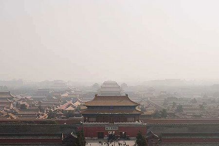 zb8d997566a782fe8161cc616cf170fda 漢服姿で故宮博物院を威風堂々と闊歩する75歳男性が話題に