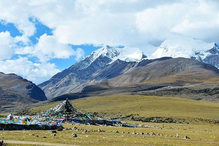z351cae994e9b30b99c997e2e944845e1 民族色豊かな手工芸が雇用をけん引　西蔵自治区