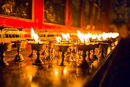 zcb3445cfe84cfc02c3560611344e737b 「燃灯節」を迎えた西蔵自治区拉薩市