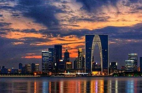 zfd5efdc4556768d84195ca84303df06c 透明テントでお年寄りが日光浴 江蘇省蘇州市