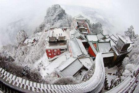 za28aa79484d2174ab89036bd60c53509 功夫映画そのもの！雪積もる少林寺での武術修行　