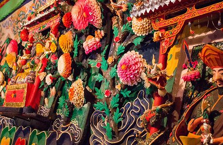 zf443df2a16f68066a1d9061525b8f4e9 拉薩市の職人が作るバター細工「酥油花」　西蔵自治区