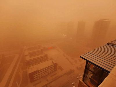 z1aee9a14c6fa13540b8dfc8f2b869e3b 中国で「今年最強」黄砂　辺りは真っ黄色　日本にもやって来る