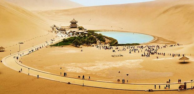 z539cef1e920dcdfcad6d8c18d378dae4 甘粛省敦煌のオアシス「月牙泉」の水位が上昇　生態環境改善が顕著に