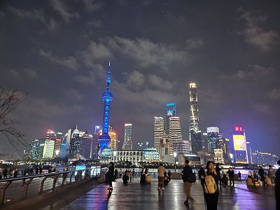 z5a174659b18cc5103d39f0930e340e68 感染症の中で持ち場を守る金融業界の人々　上海