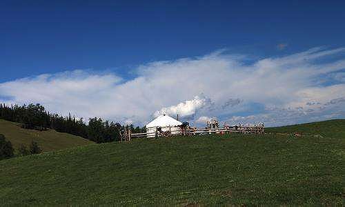 za7c53527b654fa915efa873507b07bf6 刺繍糸で紡ぐ「幸福な暮らし」　新疆維吾爾自治区