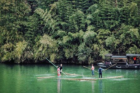 z641d3b782511b19d8d222e104d0a4ddf 趣ある少数民族の集落で自然美と伝統文化を楽しむ烏江寨