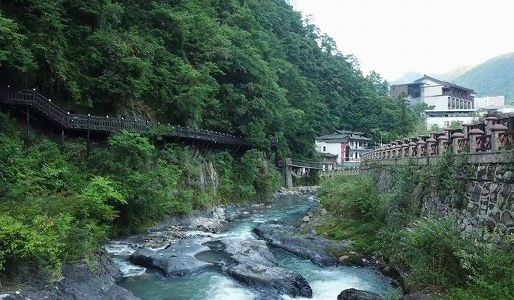 ze78439a8600b9d4287f2ec7bb67d2102 ラフティング事業で村民の増収につなげる貴州省赤水市