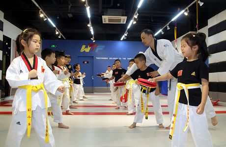z0b995a7ed215024db9a7523917999c54 中国テコンドー女子の陳中さんが世界殿堂入り