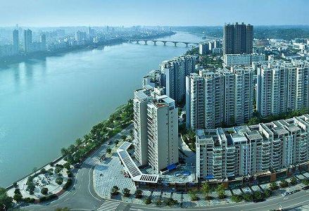 z730dd75e70af7be0cef886b263348fdc レストランで食事中に恐竜の足跡を発見！　四川省楽山