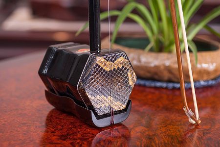 z647c570ec641525b62e7e2e5af125c9f ゲームのBGMは二胡による生演奏？　江西省