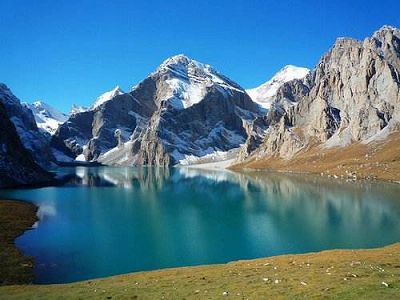 z734fc4a3655f9d03ffa68236570541e6 烏孫古道に輝く「高原の翡翠」天堂湖　新疆維吾爾自治区