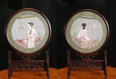 z8f0c19af1de4adb6beeb83f314bb9f7b 表と裏の柄が異なる両面刺繍「蘇繍」はどうやって作られる？